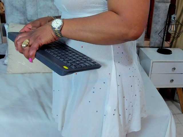 SharonNoa live cam on BongaCams