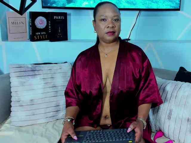 SharonNoa webcam
