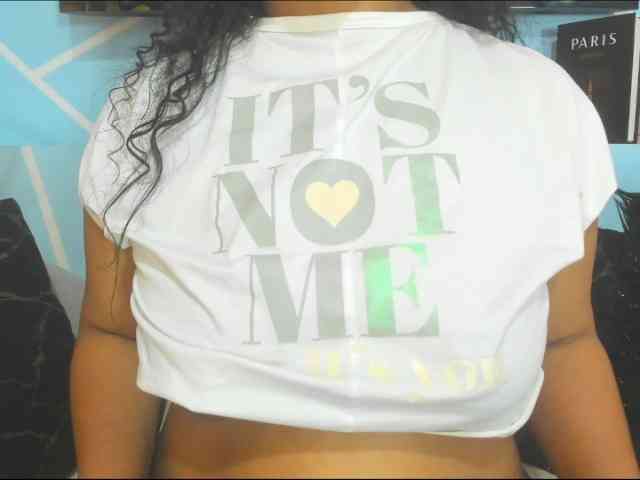 SharonNoa webcam