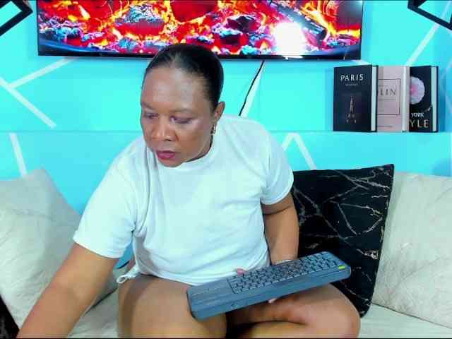 SharonNoa webcam