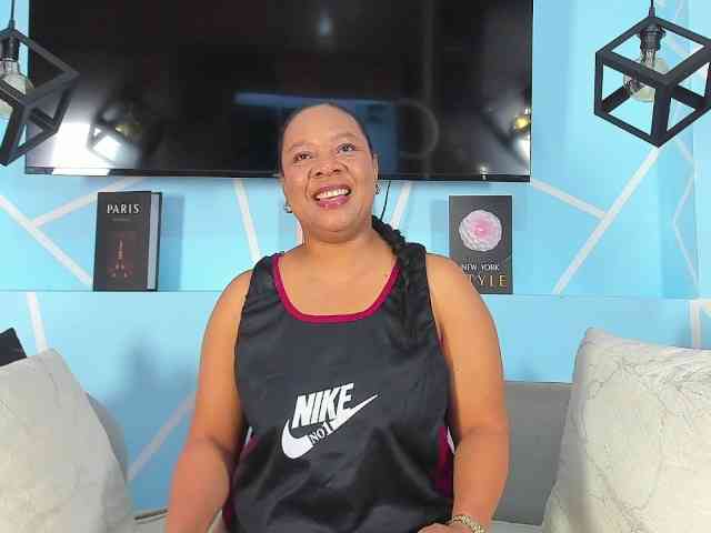 SharonNoa webcam