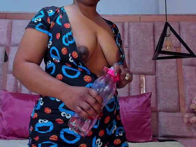 SharonNoa webcam