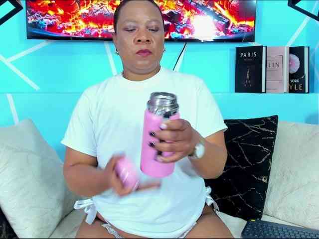 SharonNoa webcam
