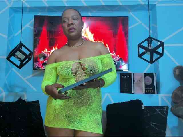 SharonNoa webcam