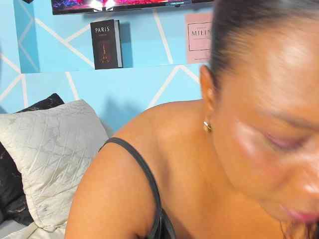 SharonNoa webcam