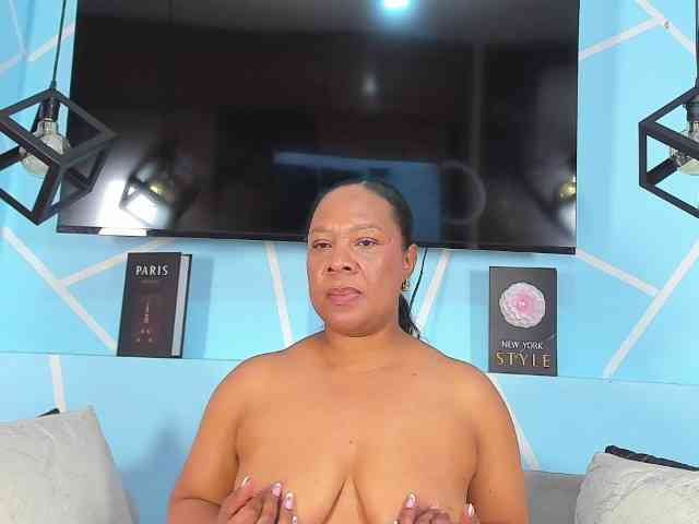 SharonNoa webcam