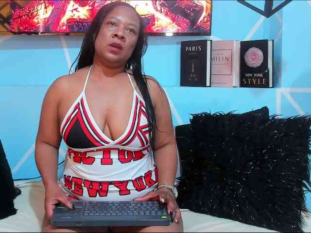 SharonNoa webcam