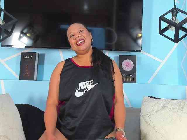 SharonNoa webcam
