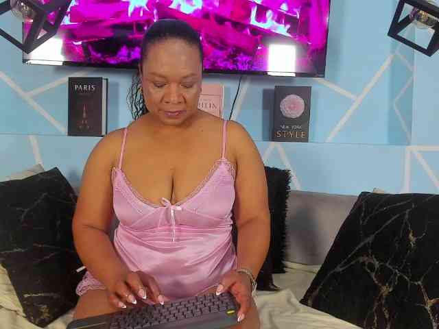 SharonNoa webcam