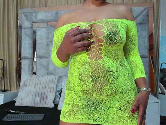 SharonNoa webcam