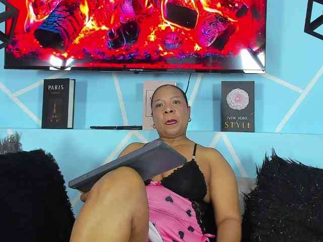 SharonNoa webcam