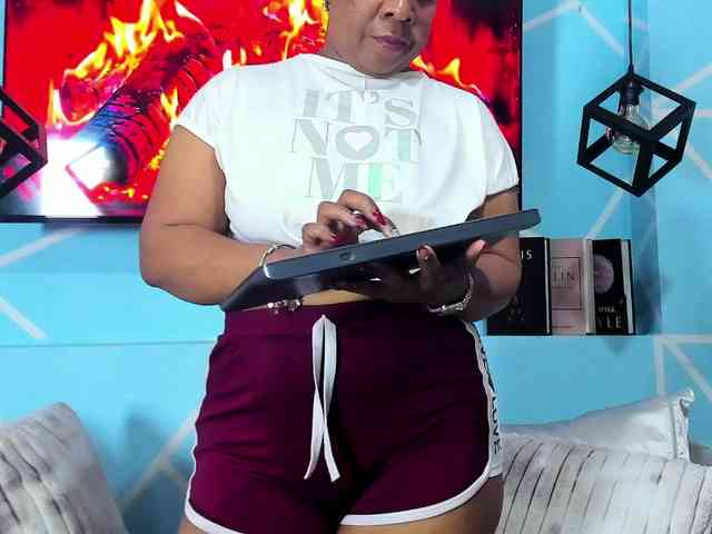 SharonNoa webcam