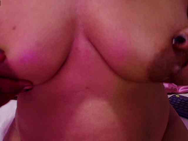 SharonNoa webcam