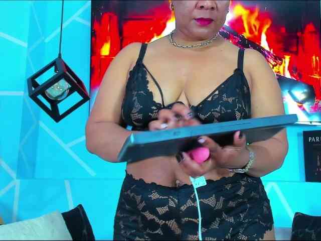 SharonNoa webcam