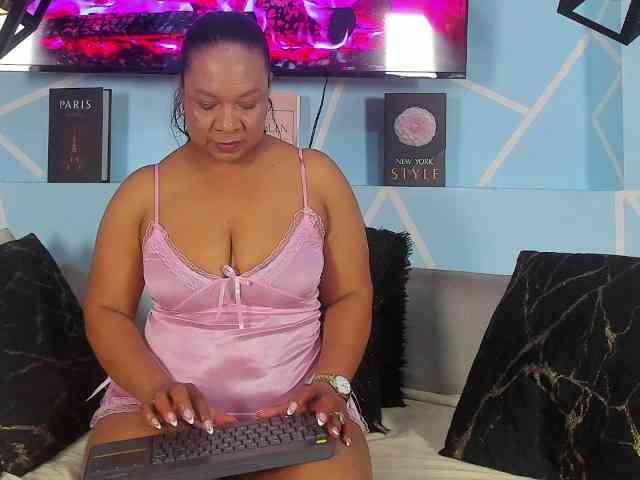 SharonNoa webcam
