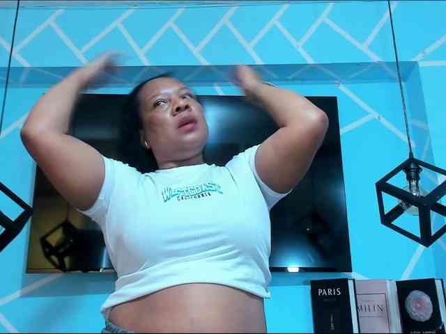 SharonNoa webcam