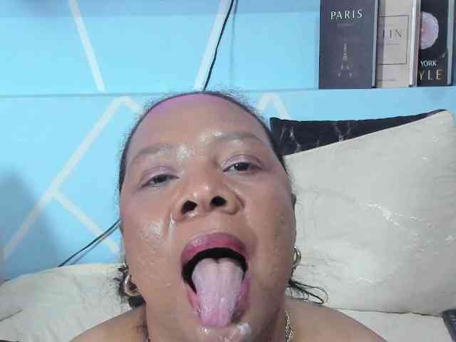 SharonNoa webcam