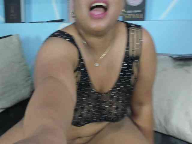 SharonNoa webcam