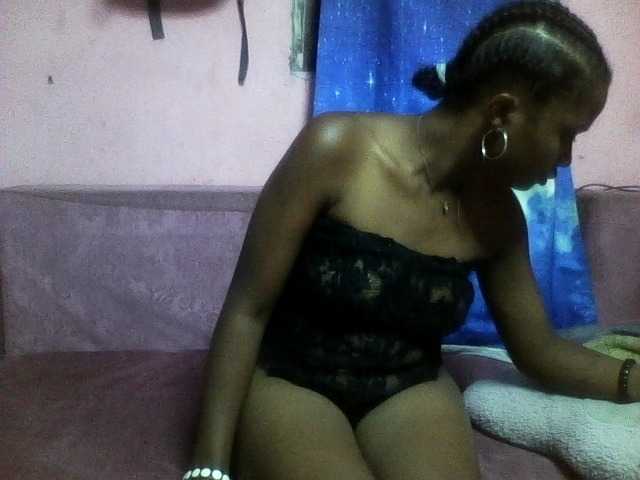 RayahWeellt live cam on BongaCams