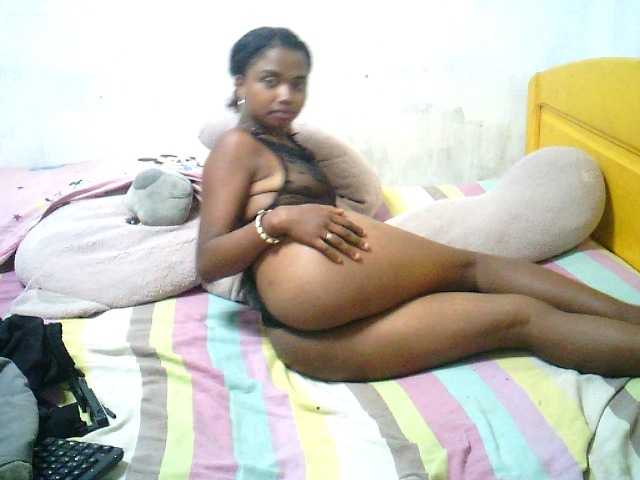 RayahWeellt live cam on BongaCams