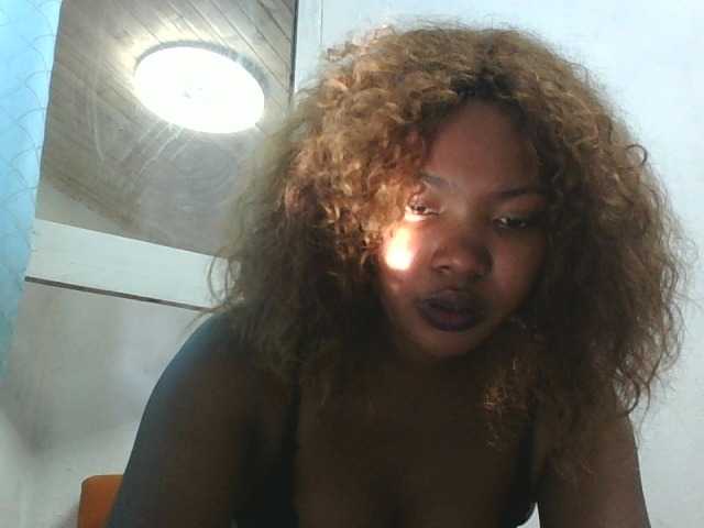 RayahWeellt live cam on BongaCams