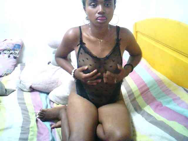 RayahWeellt webcam