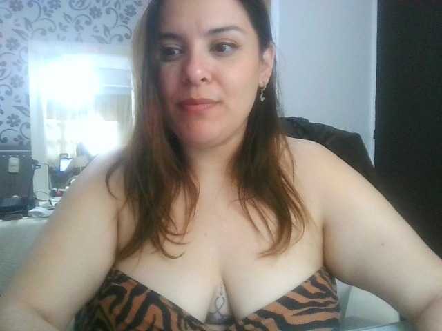 Avrilxxx live cam on BongaCams