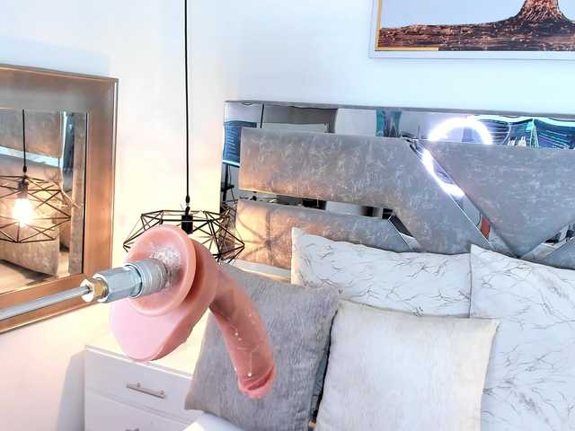 Slut-Milf live cam on BongaCams