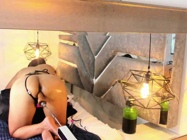 Slut-Milf live cam on BongaCams