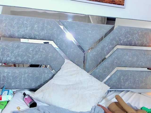 Slut-Milf live cam on BongaCams