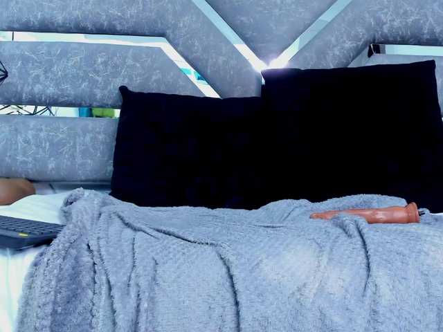 Slut-Milf live cam on BongaCams