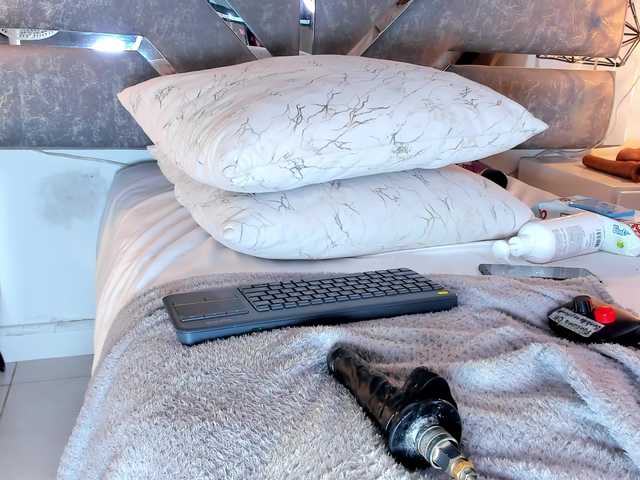 Slut-Milf live cam on BongaCams