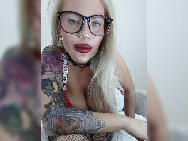 Likpussi live cam on BongaCams