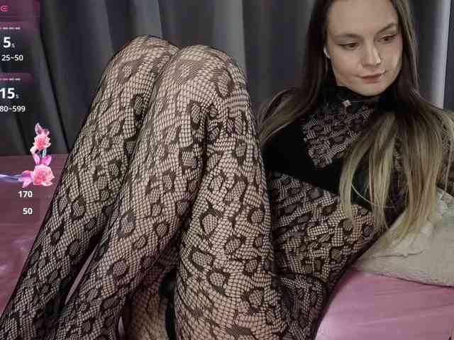 Lovelisse webcam
