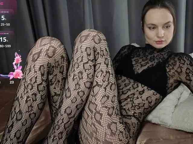 Lovelisse webcam