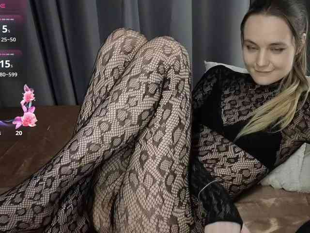 Lovelisse webcam