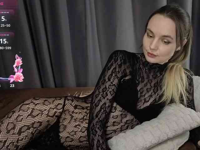 Lovelisse webcam