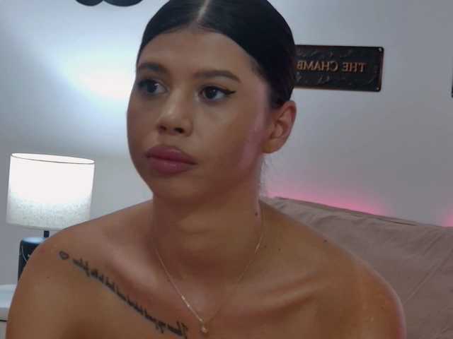 Ivywild live cam on BongaCams