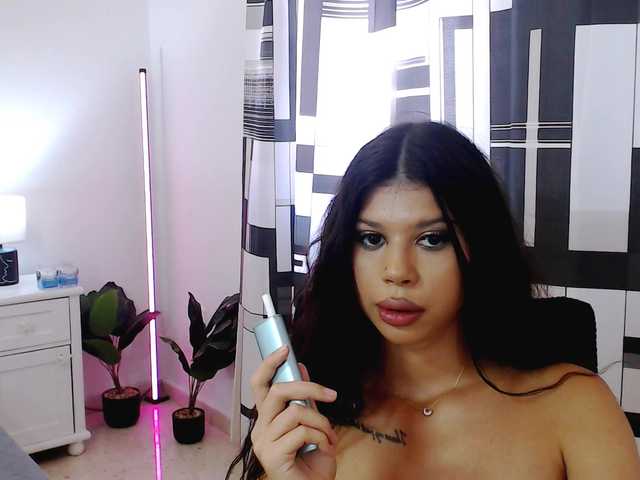 Ivywild live cam on BongaCams