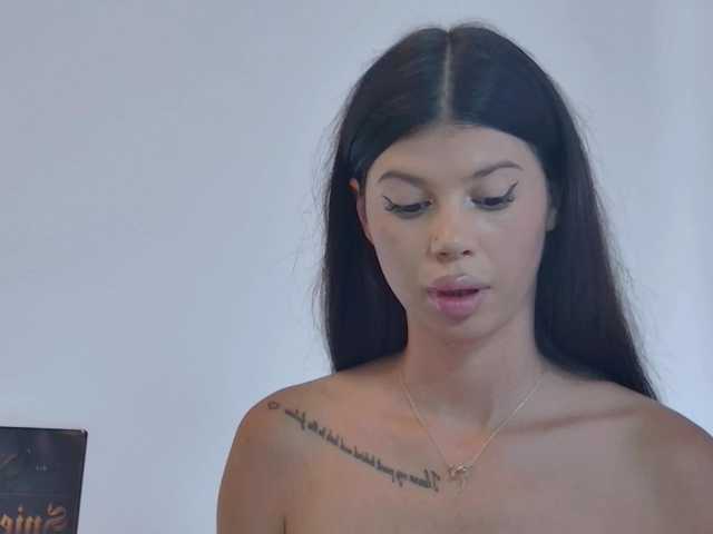 Ivywild live cam on BongaCams