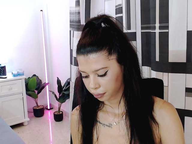 Ivywild live cam on BongaCams