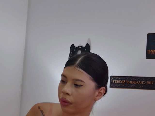 Ivywild live cam on BongaCams