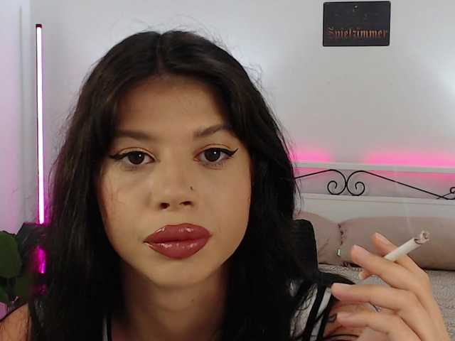 Ivywild live cam on BongaCams