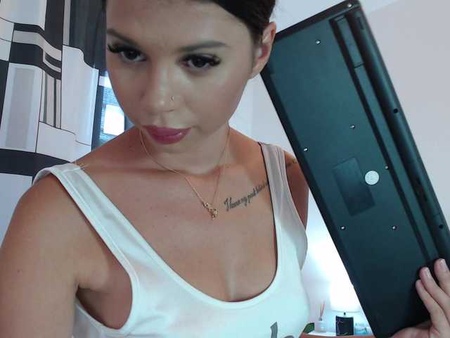 Ivywild live cam on BongaCams