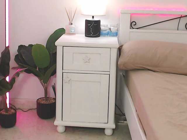 Ivywild live cam on BongaCams