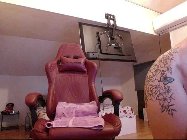 MaraBliss922 live cam on 