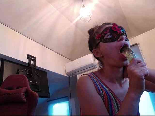 MaraBliss922 webcam