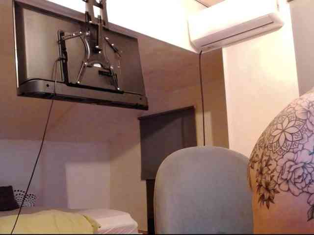 MaraBliss922 webcam