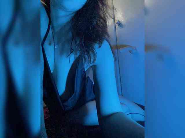 NikaLovee webcam