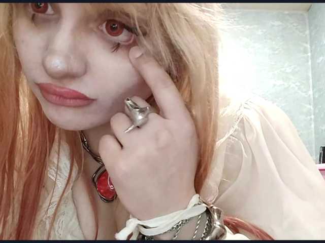 TinaTil live webcam show